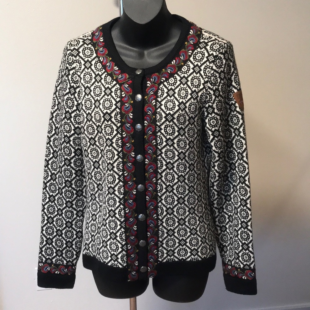 Dale of Norway crew neck embroidered sweater Stina